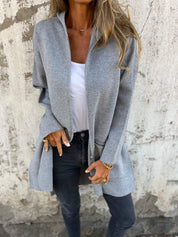Lange Strickjacke mit Kapuze