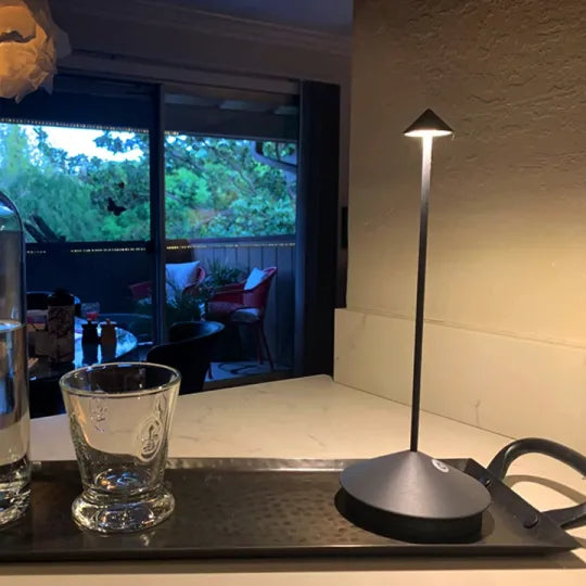 Tragbare kabellose LED Tischlampe