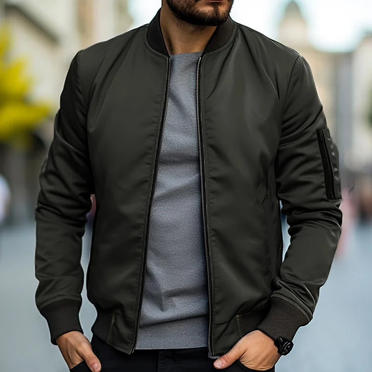 Trendige leichte Bomberjacke