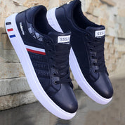 Lässiger Sneaker mit tricolor Streifen