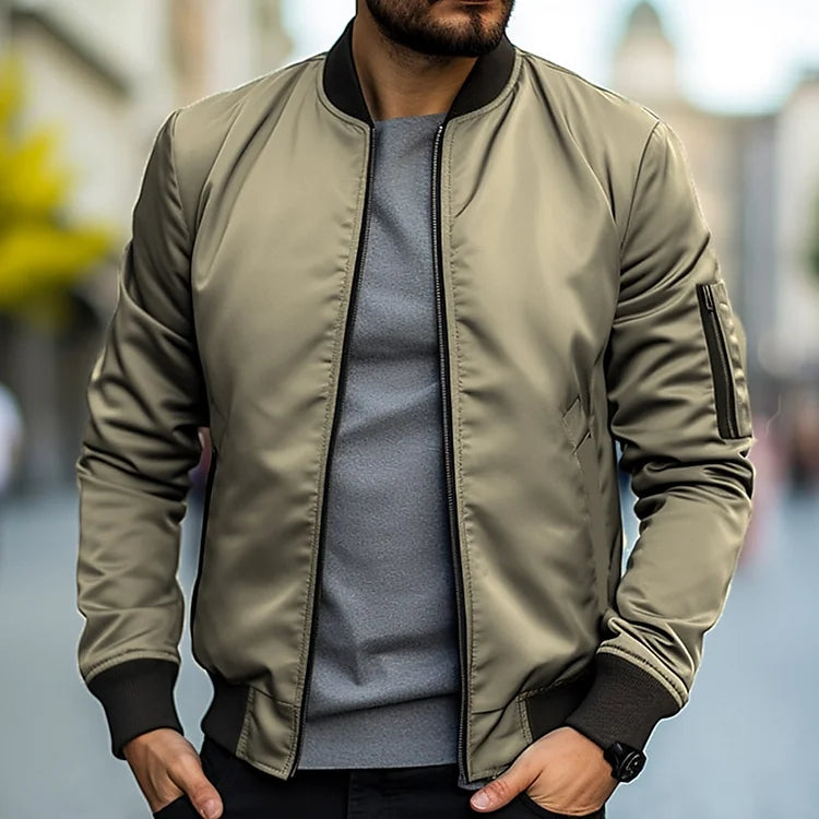 Trendige leichte Bomberjacke