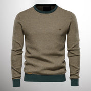 Eleganter und warmer Pullover