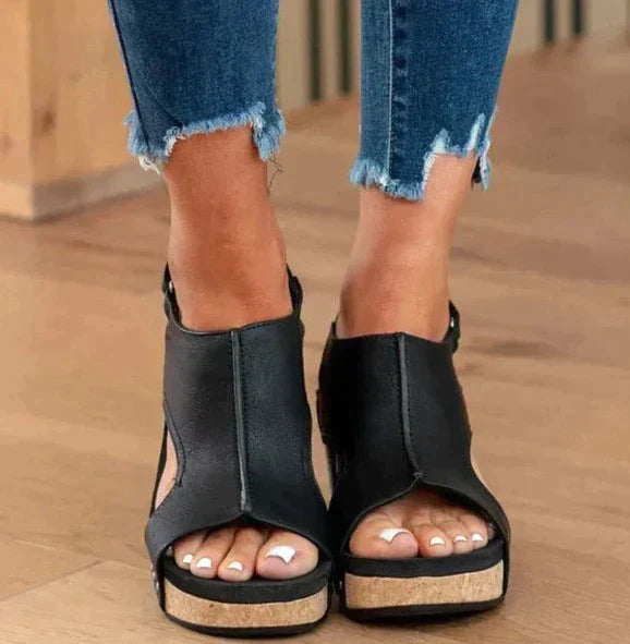 Modische  Damensandalen