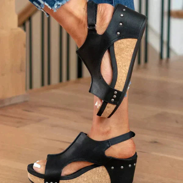 Modische  Damensandalen