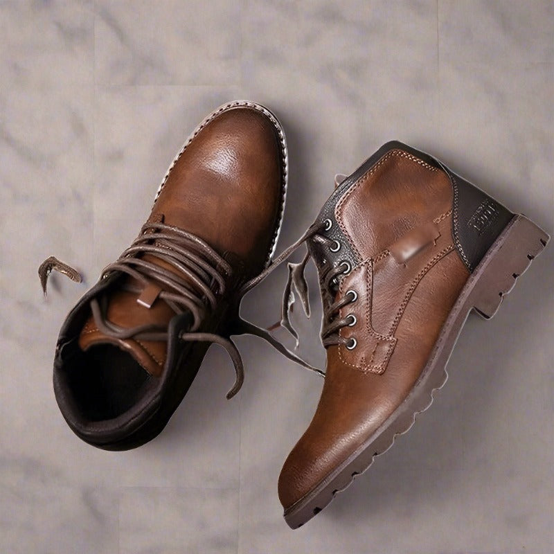 Schicke Herrenstiefel mit Absatz