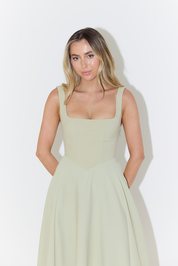 Schickes ärmelloses Maxikleid