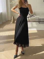 Zeitloses Quadratausschnittkleid
