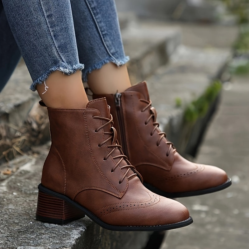 Dames-Veterlaarsjes-Met-Brogue-Details-En-Lage-Hak-2.jpg