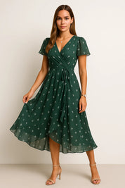 Fließendes Sommerkleid mit V-Ausschnitt