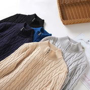 Stilvoller Strickpullover mit Reißverschluss