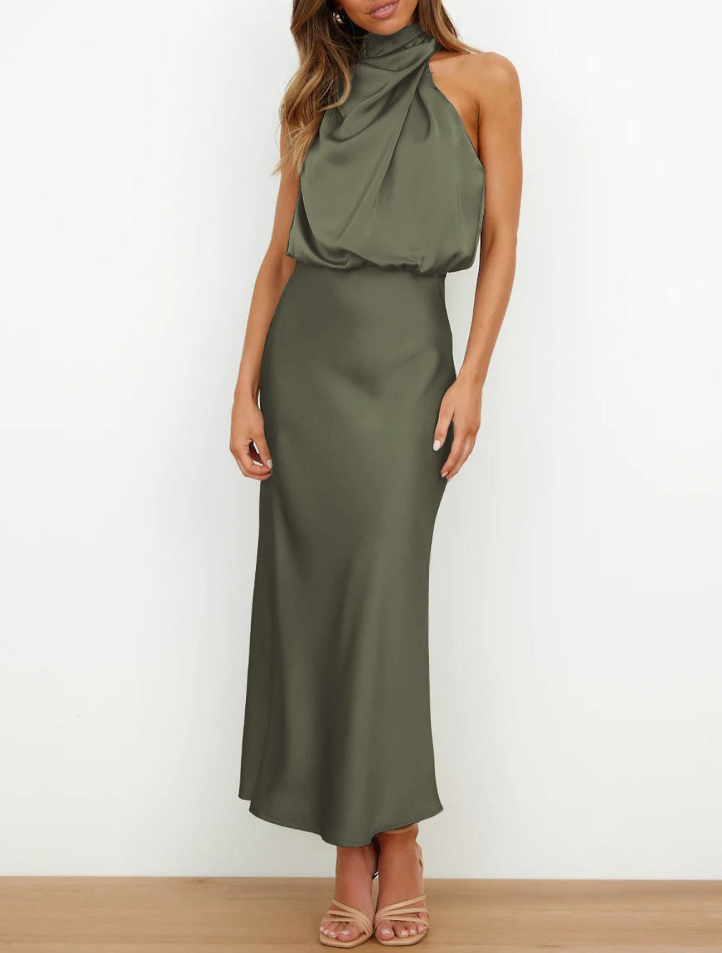 Ärmelloses Satin-Kleid