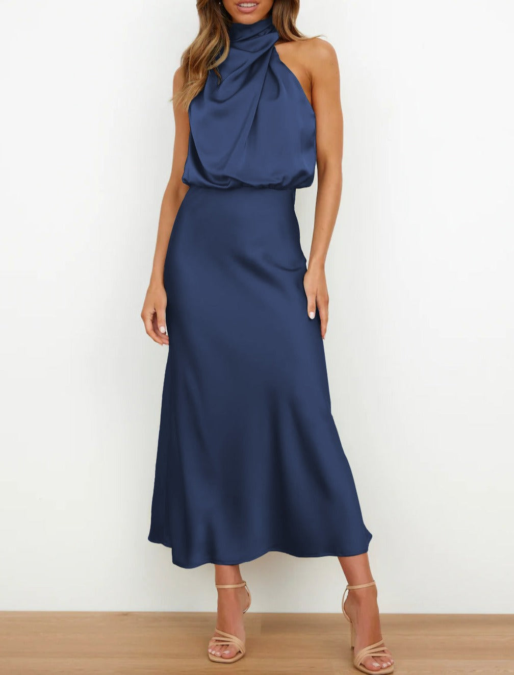 Ärmelloses Satin-Kleid