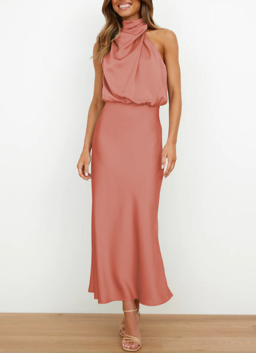 Ärmelloses Satin-Kleid