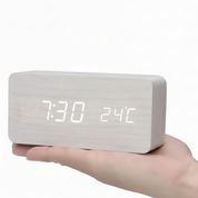 Moderner LED Digital Wecker aus Holz