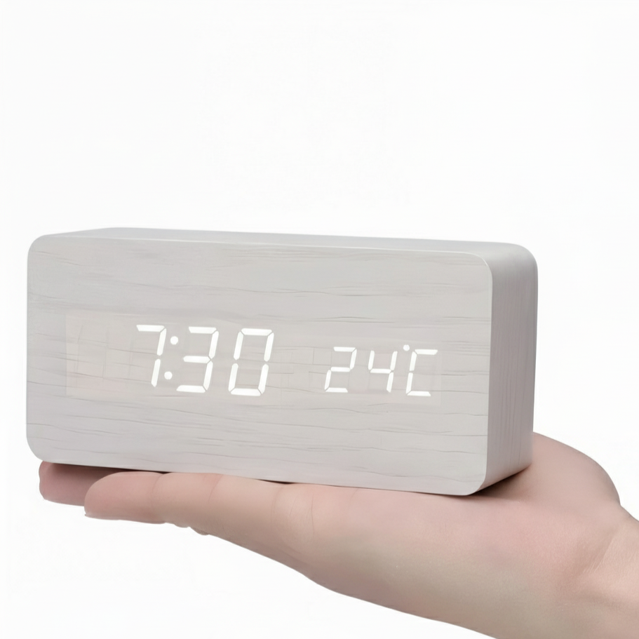 Moderner LED Digital Wecker aus Holz