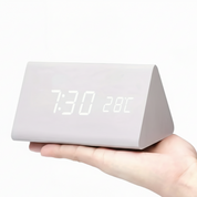 Moderner LED Digital Wecker aus Holz
