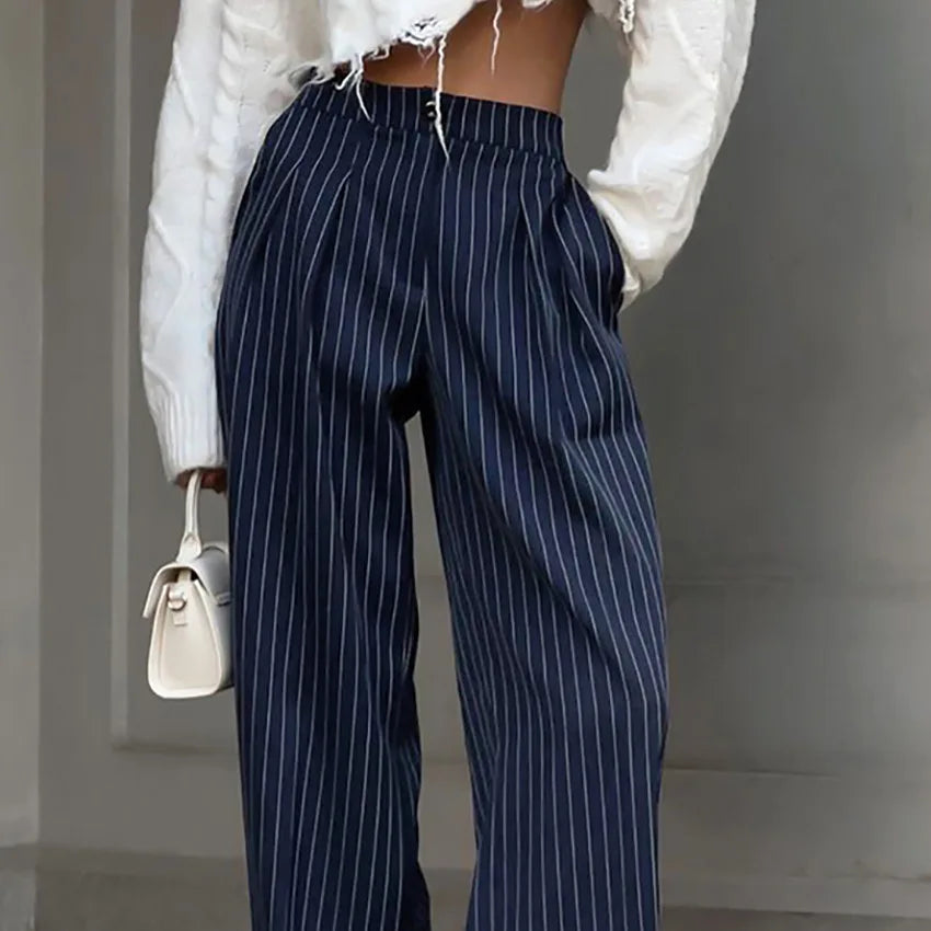 Blau gestreifte Hose