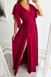 Elegantes Kleid mit V-Ausschnitt