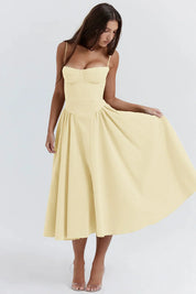 Elegantes plissiertes trägerloses Kleid