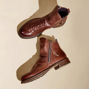 Schicke Stiefel aus Leder