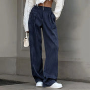 Blau gestreifte Hose