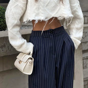 Blau gestreifte Hose