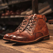 Hochschaftige Herrenstiefel