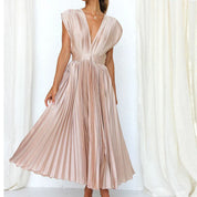 Langes Plissiertes Kleid mit Gürtel