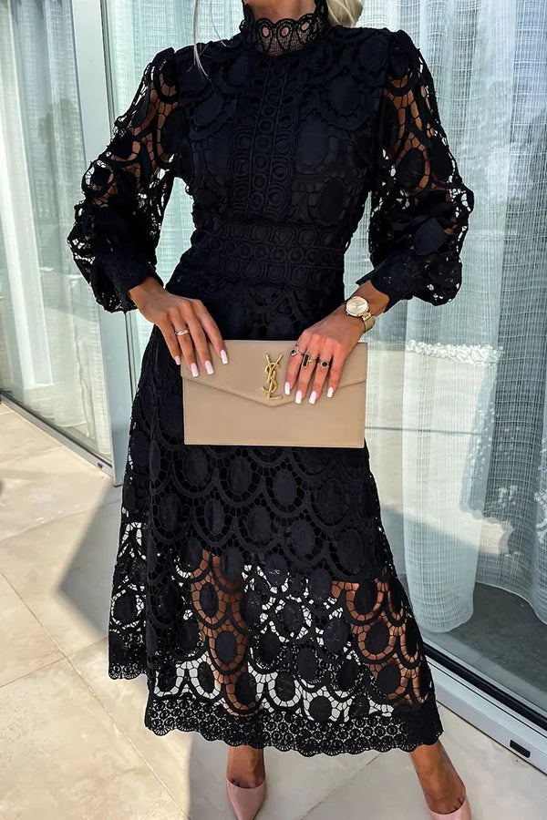 Midikleid mit Laternenärmeln aus Häkelspitze