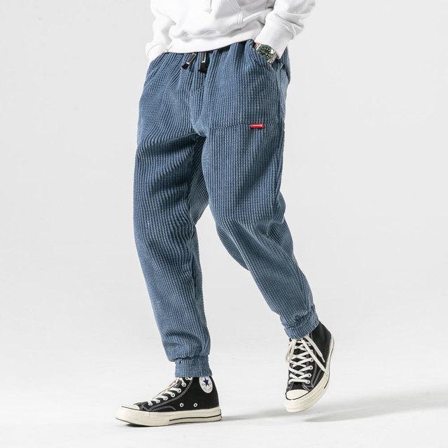 Weiche-und-modische-Kiefer-Cordhose-Perfekt-fur-den-Alltagskomfort-Leyna-Moda_48b7363a-f1f8-4747-ab64-47a1b040ecb6.jpg