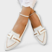 Schicke flache Knotenschuhe