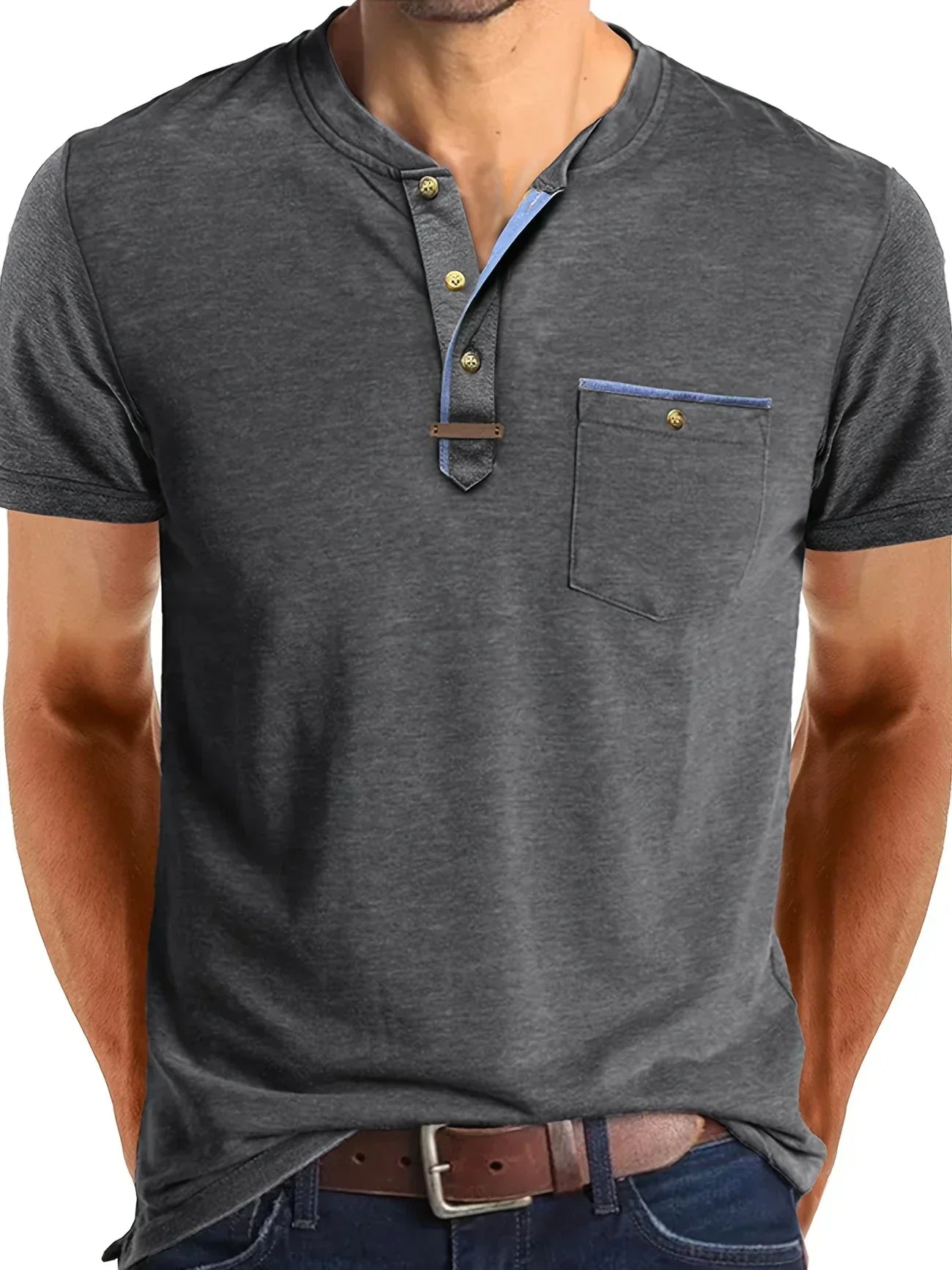 Lässiges T-Shirt mit Brusttasche