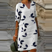 Bedrucktes Sommerkleid mit V-Ausschnitt