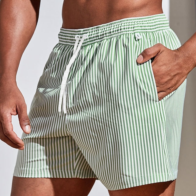 Schnelltrocknende gestreifte Badeshorts