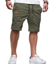 Modern geschnittene Sommershorts