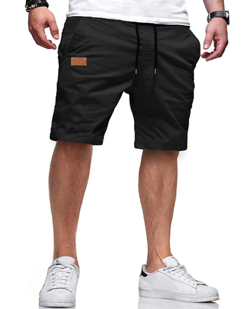 Modern geschnittene Sommershorts