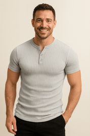 Geripptes Henley Kurzarmhemd