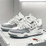 Stylische sommerliche Turnschuhe