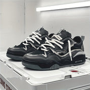 Stylische sommerliche Turnschuhe