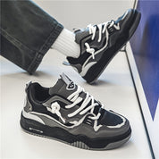 Stylische sommerliche Turnschuhe