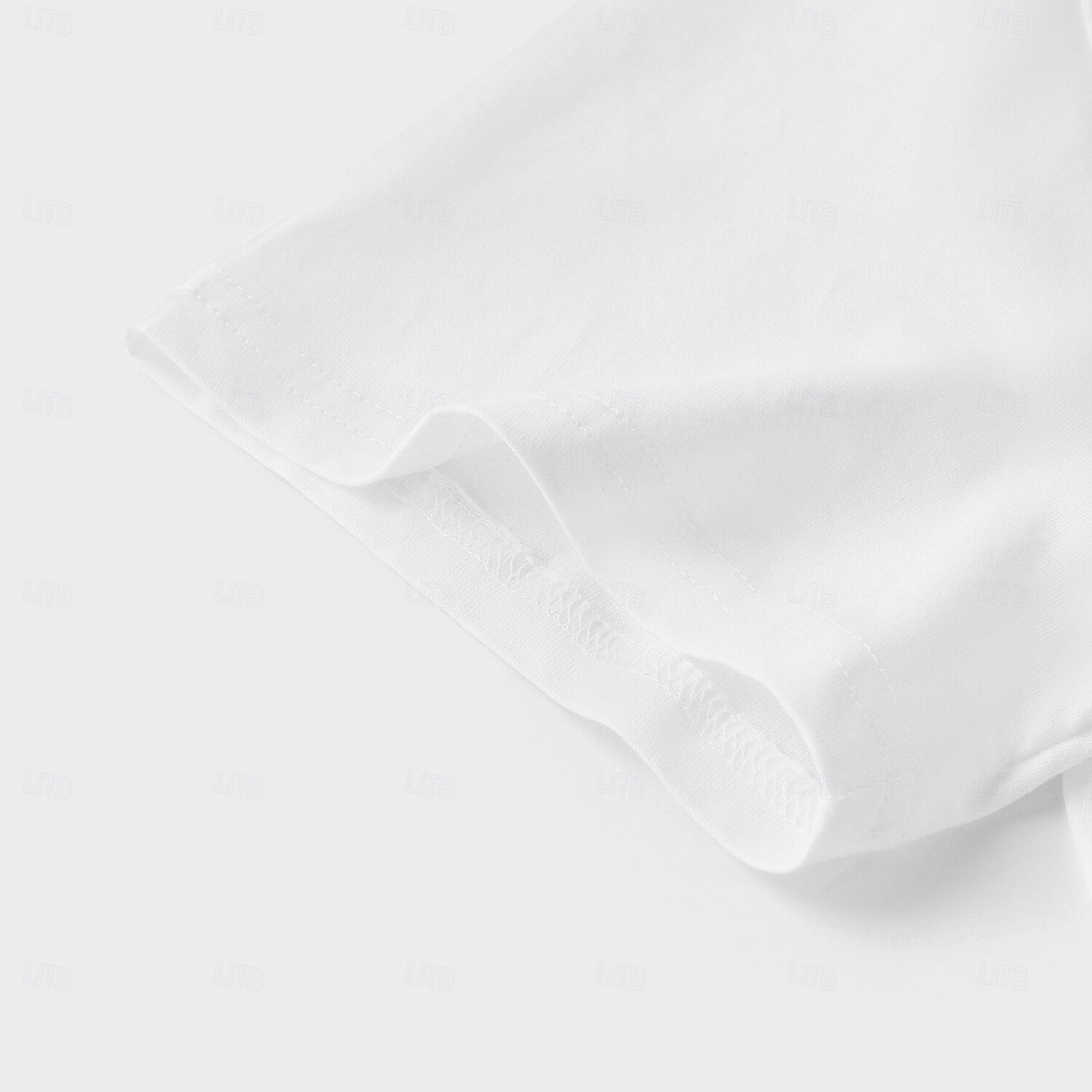 Minimalistisches einfarbiges T-Shirt